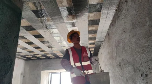 于都县某小区楼板结构加固工程 现场施工实景1